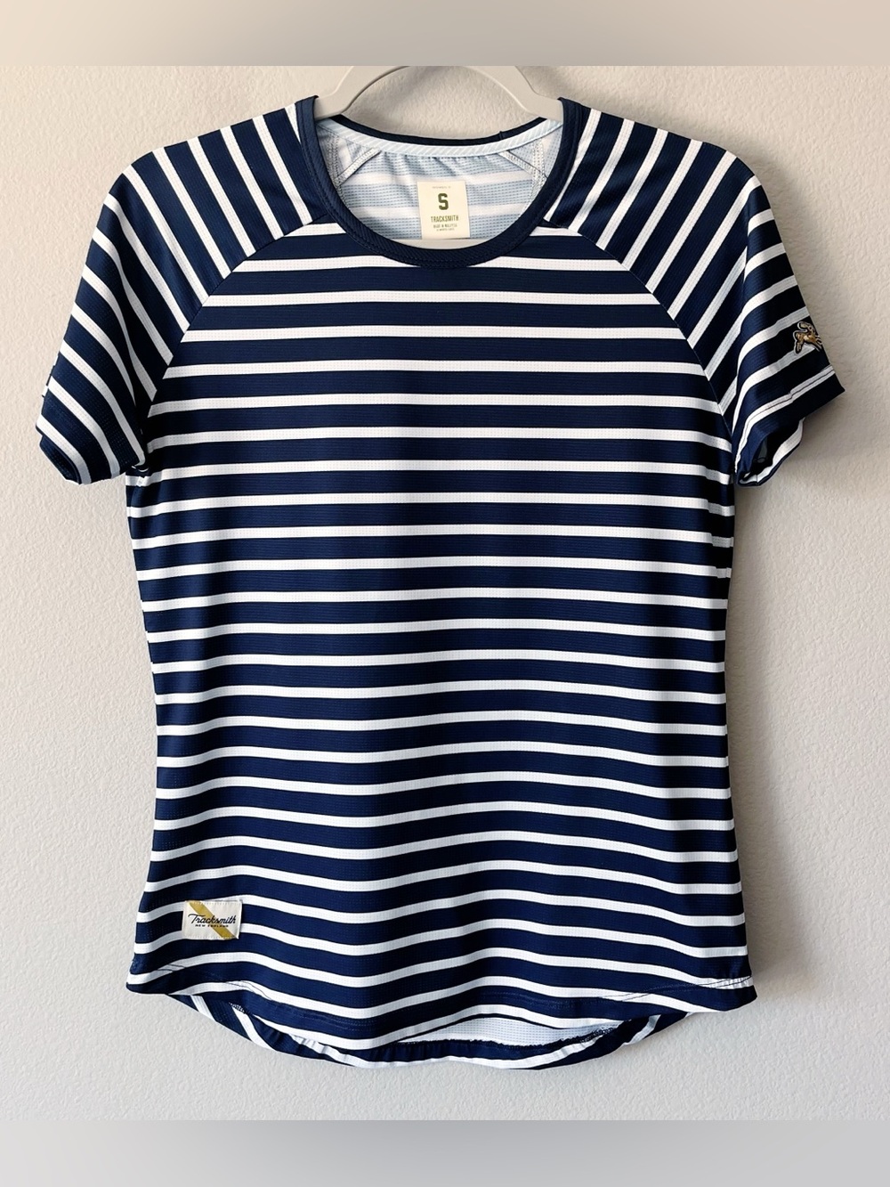 Tracksmith Twilight Short Sleeve Tee Shirt Navy Blue White Stripes Women's Small